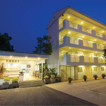Charn Residence Bang Saen Bagian luar foto