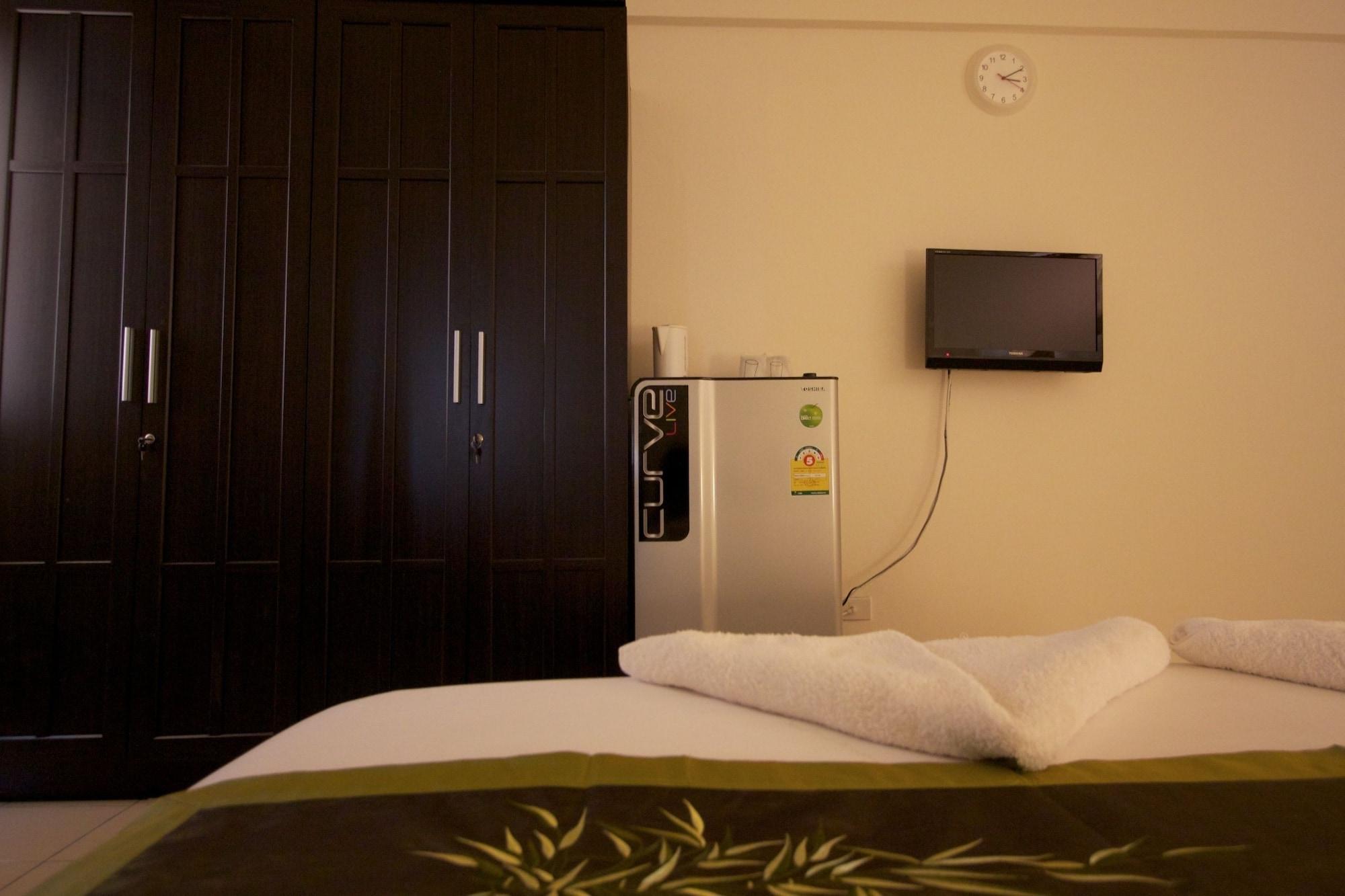 Charn Residence Bang Saen Bagian luar foto