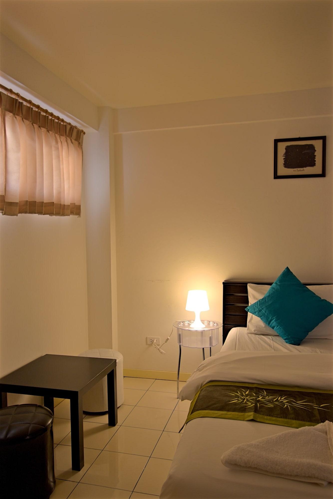 Charn Residence Bang Saen Bagian luar foto