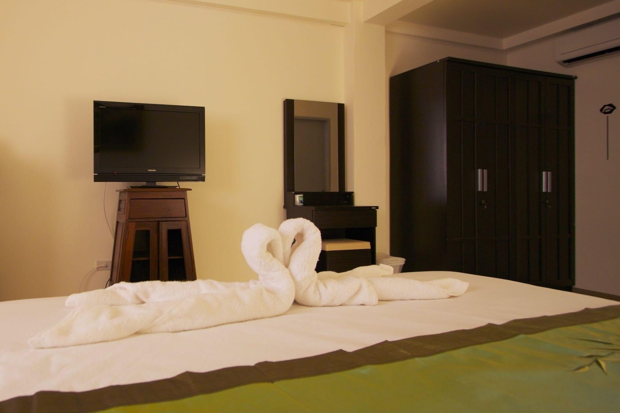 Charn Residence Bang Saen Bagian luar foto