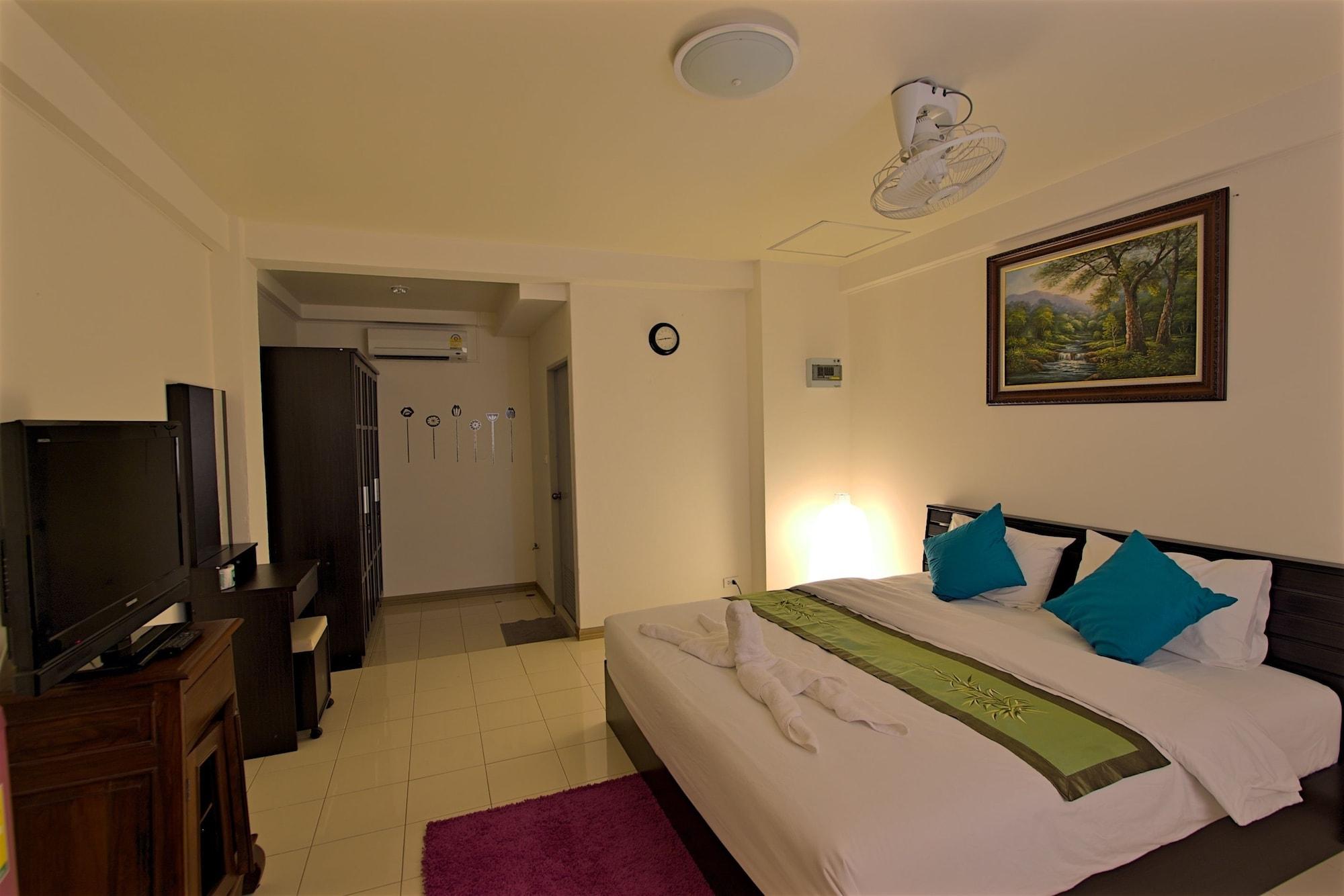 Charn Residence Bang Saen Bagian luar foto