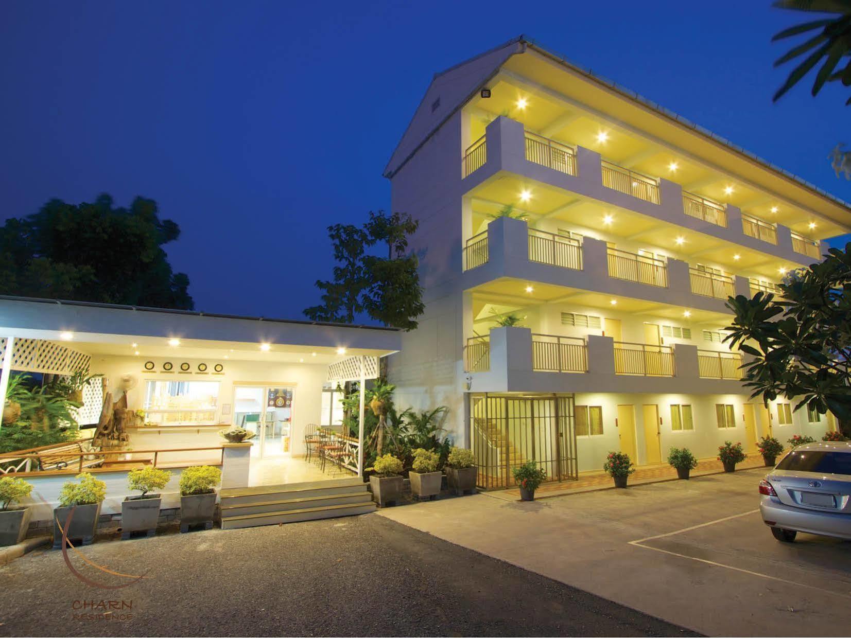 Charn Residence Bang Saen Bagian luar foto